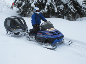 Towing Your Snowmobile | Safe Riders! Snowmobile Safety Awareness Program